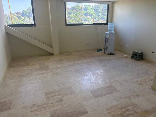 #2 - Oficina para Venta en Caracas - A